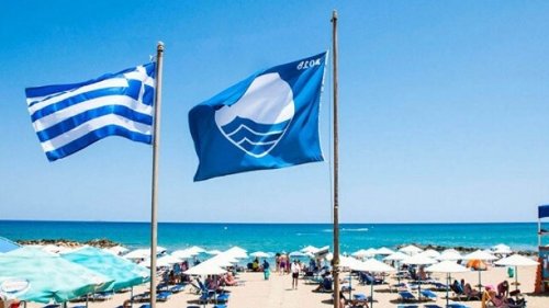 Η Ελλάδα κέρδισε 515 γαλάζιες σημαίες για τις ακτές της και παίρνει τη δεύτερη θέση παγκοσμίως
