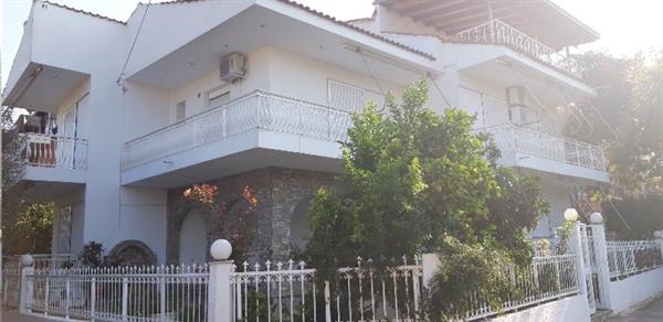 PEFKI VILLAS