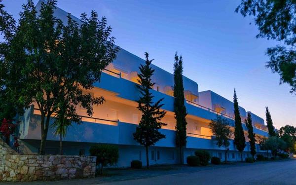 JUNIOR HOTEL
